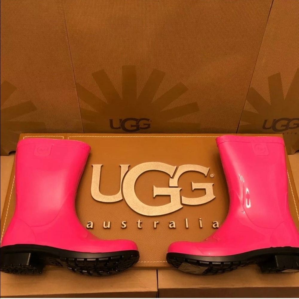UGG Girl’s Pink Rain Boots
